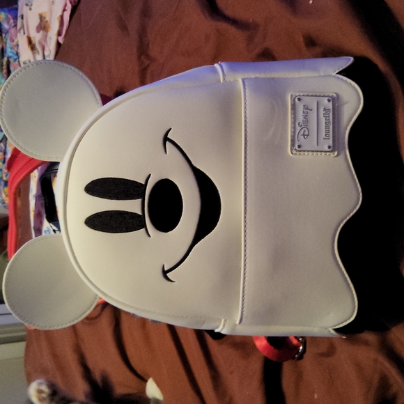 Loungefly mickey boo glow in the dark